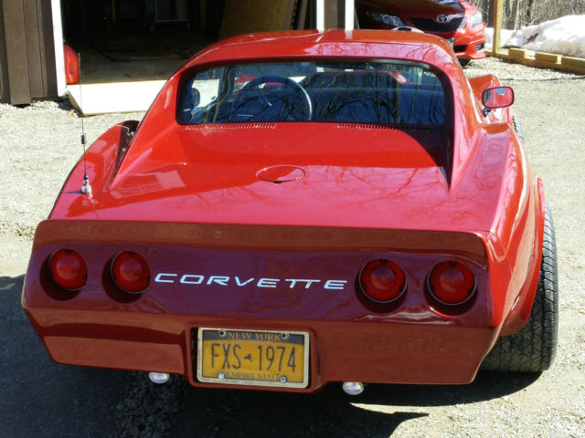 1974 Chevrolet Corvette (Burgundy/Black)
