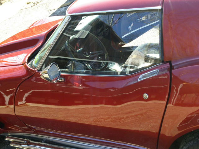 1974 Chevrolet Corvette (Burgundy/Black)