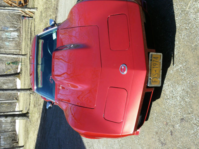 1974 Chevrolet Corvette (Burgundy/Black)