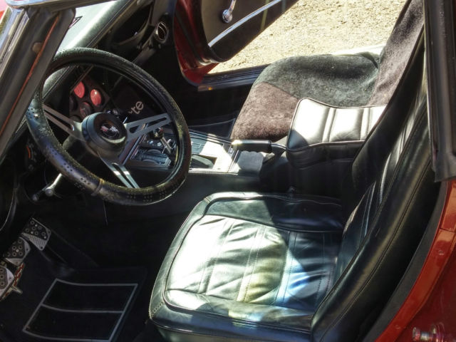 1974 Chevrolet Corvette (Burgundy/Black)