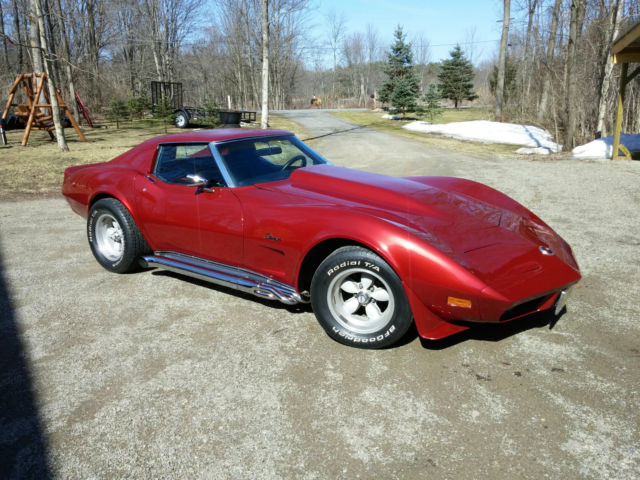 1974 Chevrolet Corvette (Burgundy/Black)