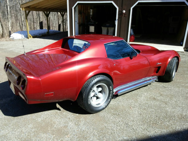 1974 Chevrolet Corvette (Burgundy/Black)