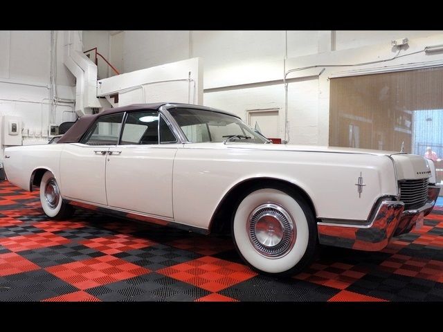 1966 Lincoln Continental (White/Burgundy)