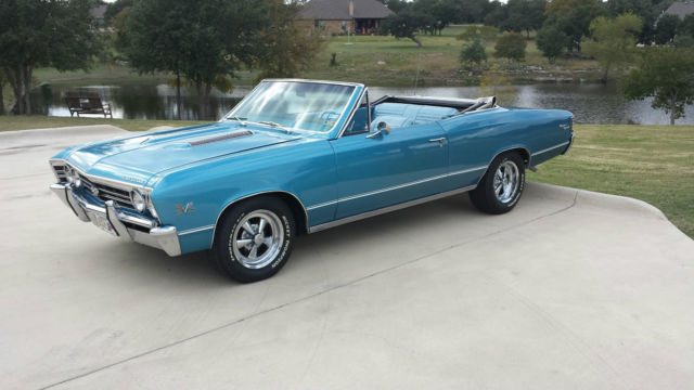 1967 Chevrolet Chevelle (Marina Blue/Light Blue)