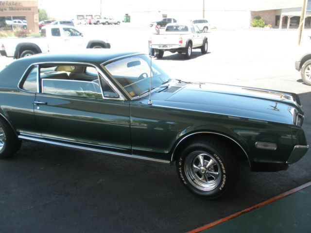 1968 Mercury Cougar (Tan/Green)