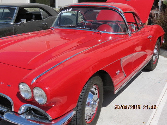 1962 Chevrolet Corvette (Red/Red)