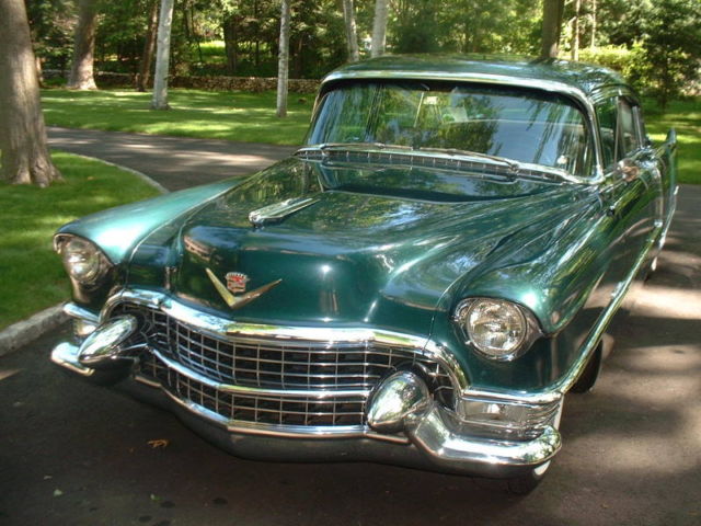 1955 Cadillac Fleetwood (Green/Tan)