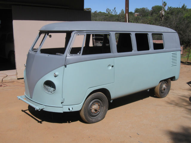 1959 Volkswagen Bus/Vanagon (Blue/Black)