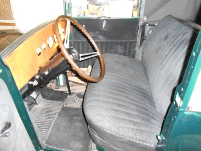 1928 Ford Model A (Green/Black)