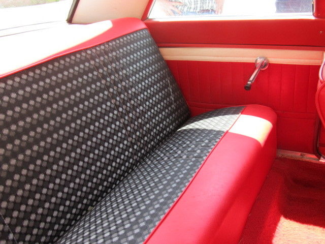 1963 Ford Fairlane (White/Red)