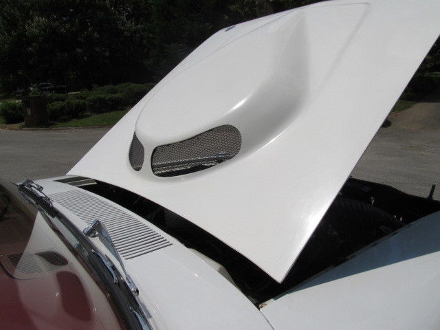 1963 Ford Fairlane (White/Red)