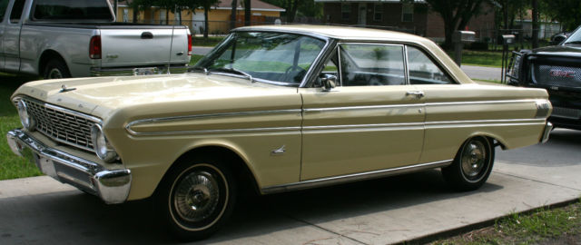 1964 Ford Falcon (Yellow/Black)