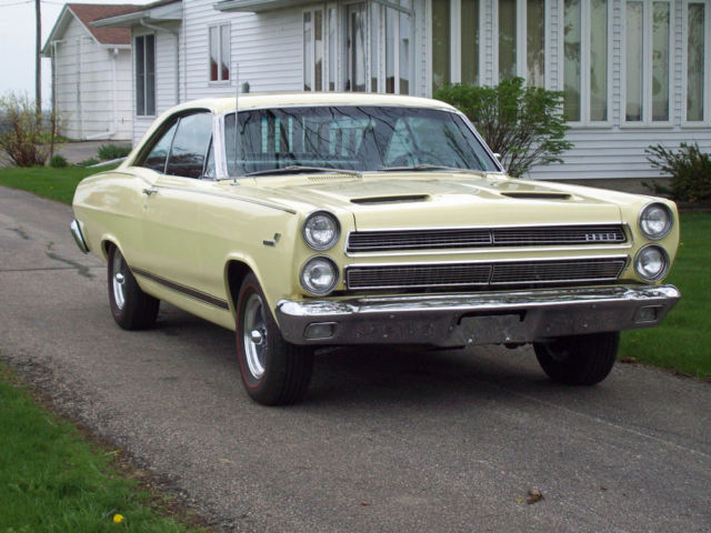 1966 Mercury Comet (Jamajcan Yellow/Black)