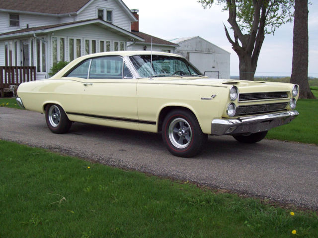 1966 Mercury Comet (Jamajcan Yellow/Black)