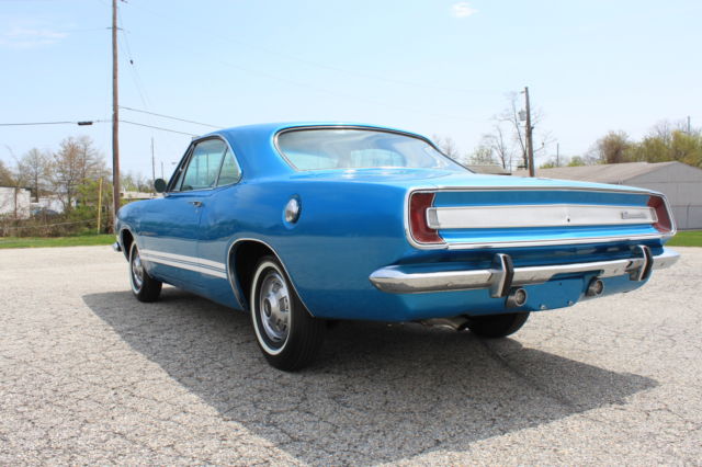 1967 Plymouth Barracuda (Blue/White)
