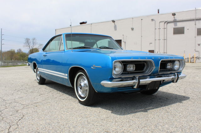 1967 Plymouth Barracuda (Blue/White)
