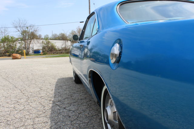 1967 Plymouth Barracuda (Blue/White)
