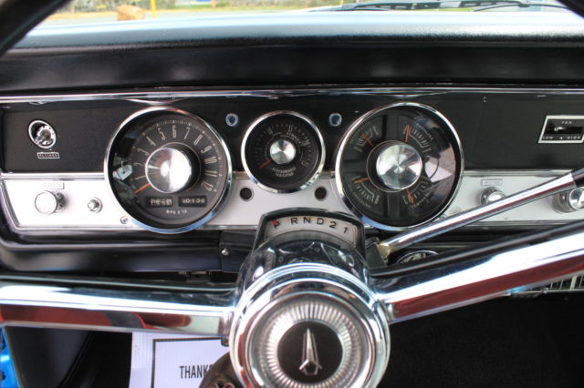 1967 Plymouth Barracuda (Blue/White)