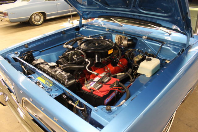 1967 Plymouth Barracuda (Blue/White)