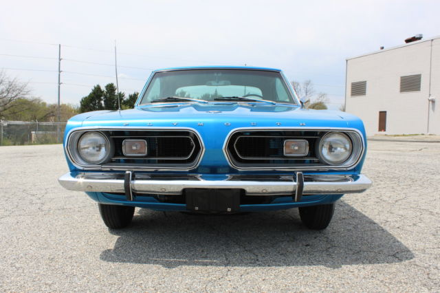 1967 Plymouth Barracuda (Blue/White)