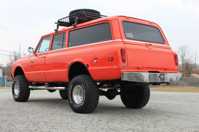 1972 GMC Suburban (Orange/Black)