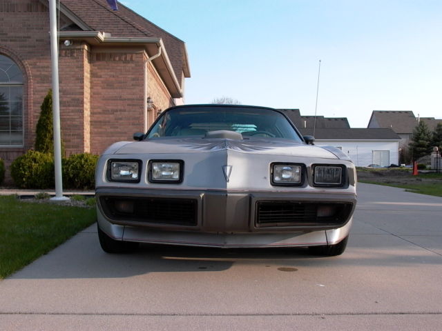 1979 Pontiac Trans Am (Silver/Silver)
