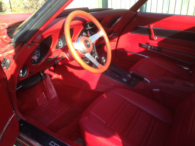 1977 Chevrolet Corvette (Red/Red)