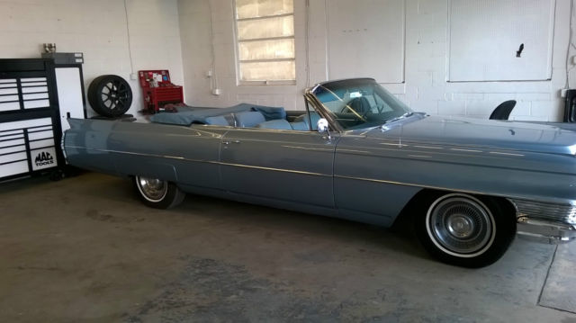 1964 Cadillac DeVille (Blue/Blue)