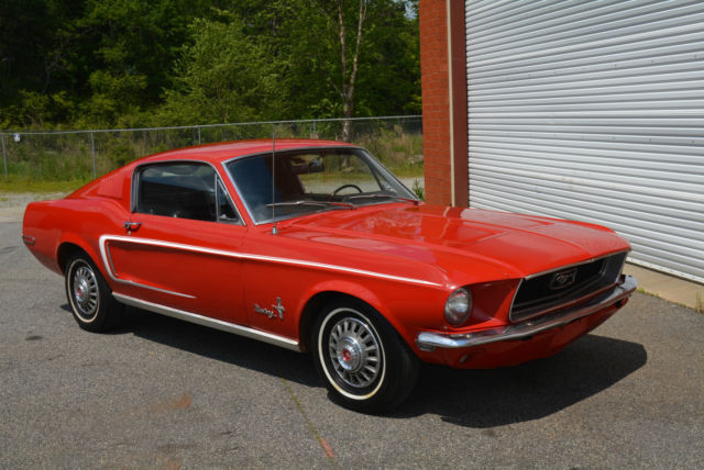 1968 Ford Mustang (Red/Black)