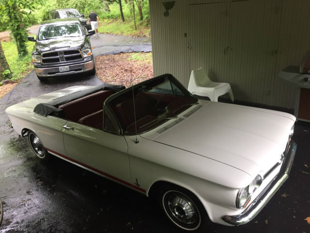 1962 Chevrolet Corvair (White/Red)