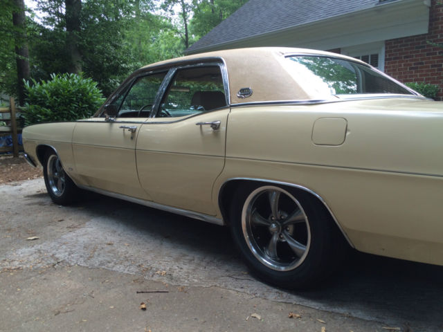 1970 Ford Galaxie (Yellow/Gold)