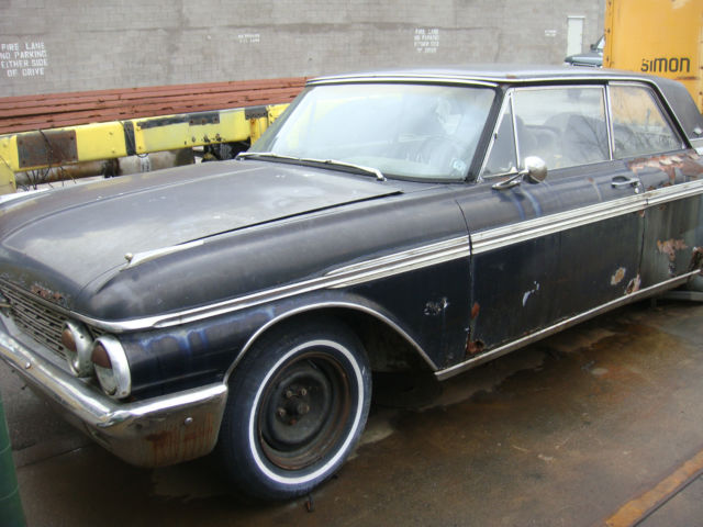 1962 Ford Galaxie (Black/Black)