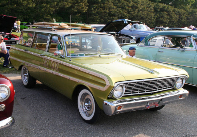 1964 Ford Falcon (Green/Tan)