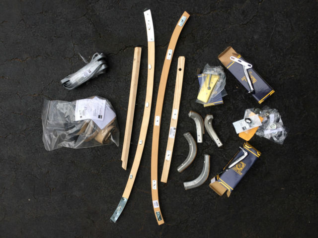 1962 MG MGA (Red/Black)