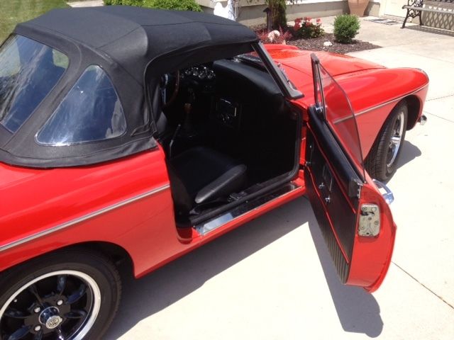 1971 MG MGB (Red/Black)