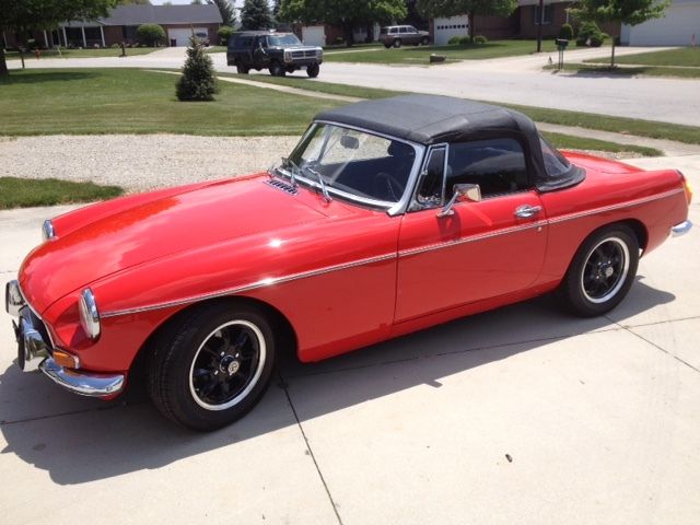1971 MG MGB (Red/Black)