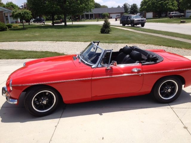 1971 MG MGB (Red/Black)