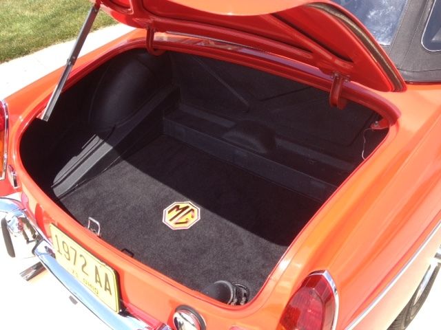 1971 MG MGB (Red/Black)