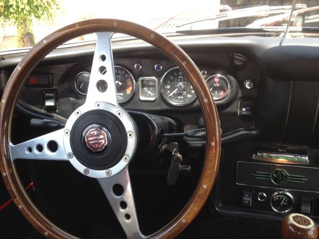 1971 MG MGB (Red/Black)