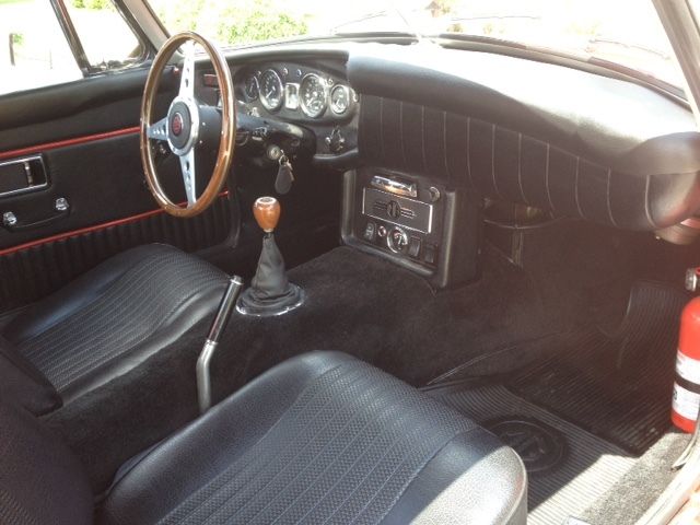 1971 MG MGB (Red/Black)