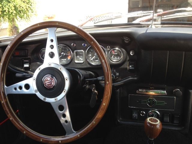 1971 MG MGB (Red/Black)