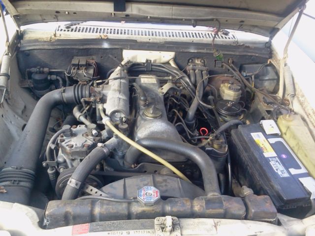 1976 Mercedes-Benz 200-Series (Cream Beige/Beige)