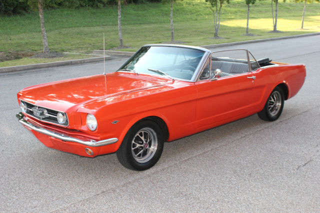 1965 Ford Mustang (Orange/Black)
