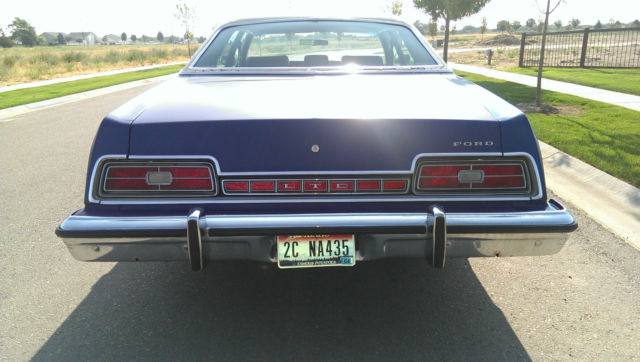 19740000 Ford LTD (Blue/Blue)