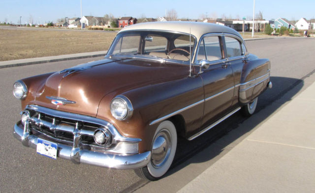 1953 Chevrolet Bel Air/150/210 (Sahara Beige and Saddle Brown(color 515)/brown and beige)