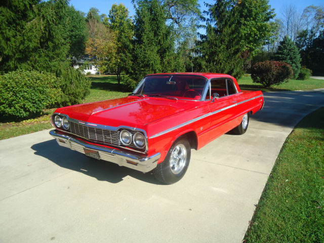 1964 Chevrolet Impala (Red/Red)