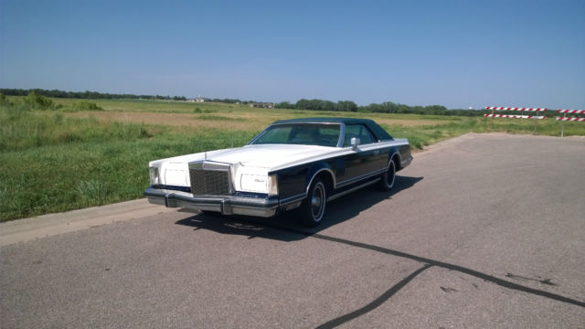 1979 Lincoln Continental (Yellow/Brown)