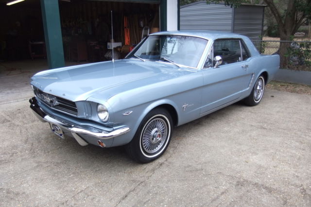 1965 Ford Mustang (Blue/Blue)