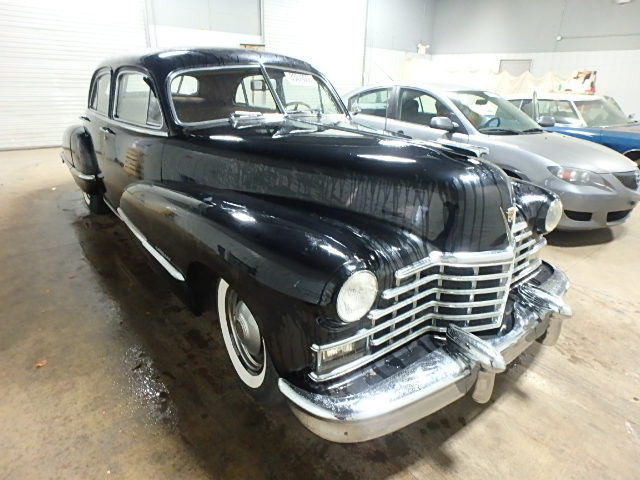 1946 Cadillac Fleetwood (Black/Beige)