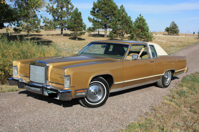 1978 Lincoln Continental (Metallic Gold/Beige)